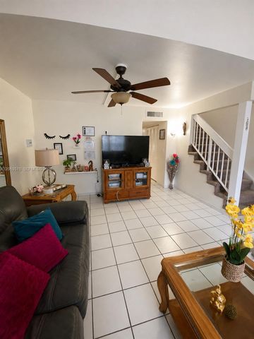 633 N University Dr 14, Plantation, FL 33324
