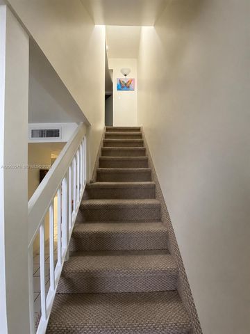 633 N University Dr 14, Plantation, FL 33324