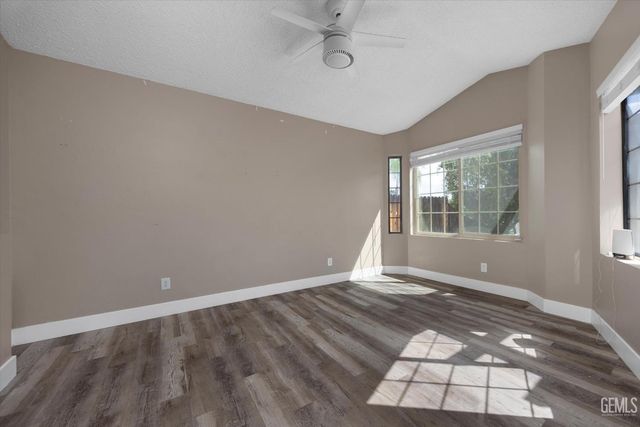 6100 Willow Grove Lane, Bakersfield, CA 93306