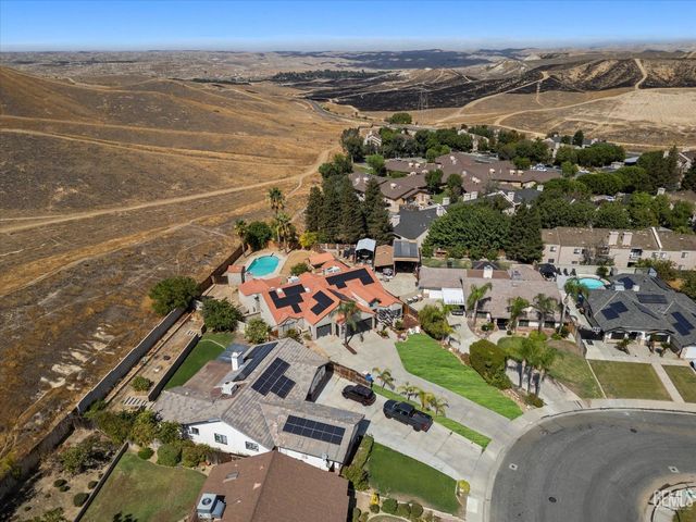 6100 Willow Grove Lane, Bakersfield, CA 93306