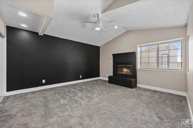 6100 Willow Grove Lane, Bakersfield, CA 93306