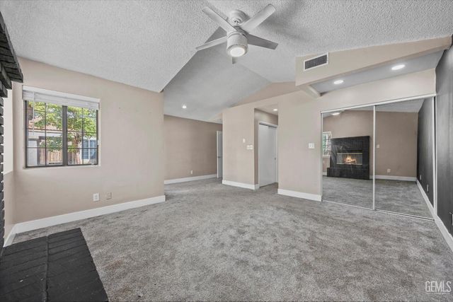 6100 Willow Grove Lane, Bakersfield, CA 93306