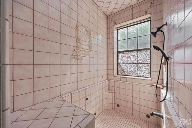 6100 Willow Grove Lane, Bakersfield, CA 93306