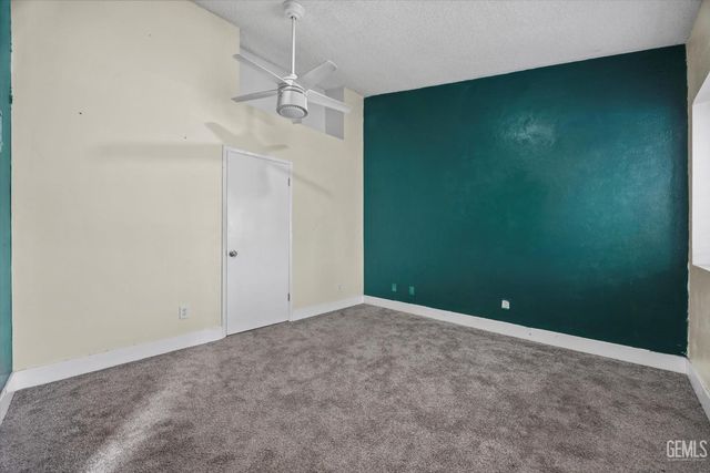 6100 Willow Grove Lane, Bakersfield, CA 93306