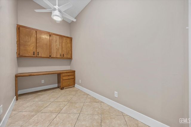 6100 Willow Grove Lane, Bakersfield, CA 93306