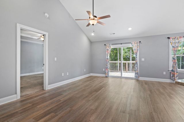 300 Purdue Ct., Galivants Ferry, SC 29544