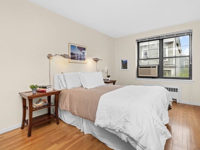 49 Harvard Ave 4, Brookline, MA 02446