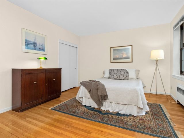49 Harvard Ave 4, Brookline, MA 02446
