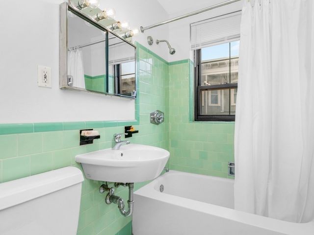 49 Harvard Ave 4, Brookline, MA 02446