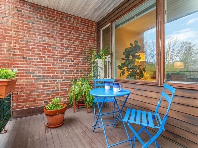 49 Harvard Ave 4, Brookline, MA 02446