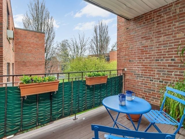 49 Harvard Ave 4, Brookline, MA 02446