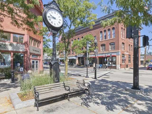 49 Harvard Ave 4, Brookline, MA 02446