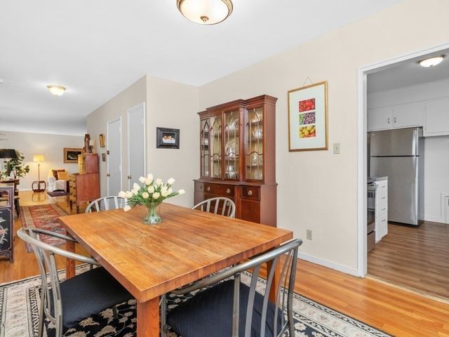 49 Harvard Ave 4, Brookline, MA 02446