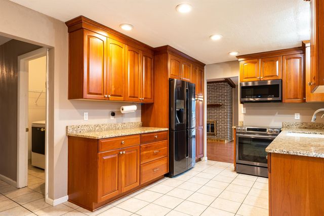 12113 Volpe Drive, Sterling Heights, MI 48312