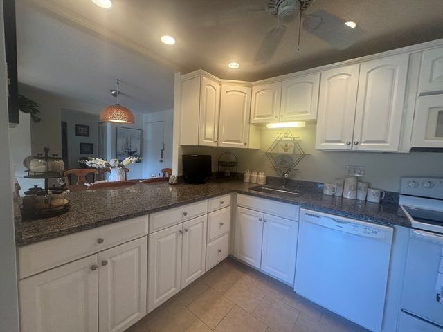 300 Park Terrace Dr. 322, Stoneham, MA 02180