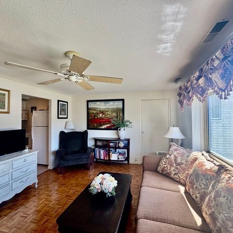 300 Park Terrace Dr. 322, Stoneham, MA 02180