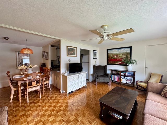 300 Park Terrace Dr. 322, Stoneham, MA 02180