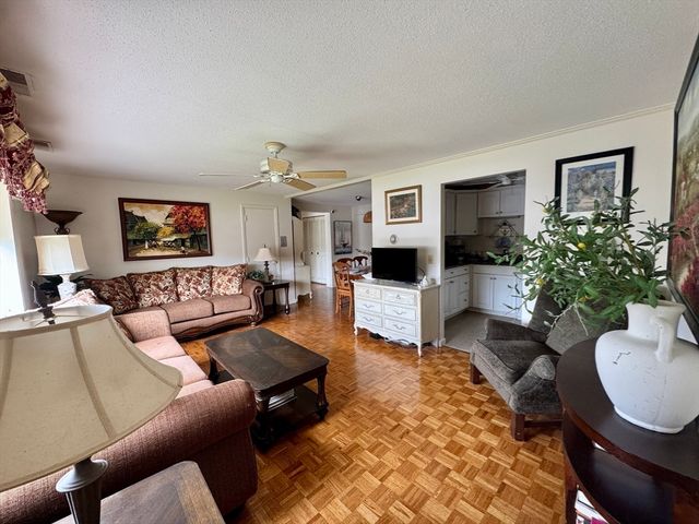 300 Park Terrace Dr. 322, Stoneham, MA 02180