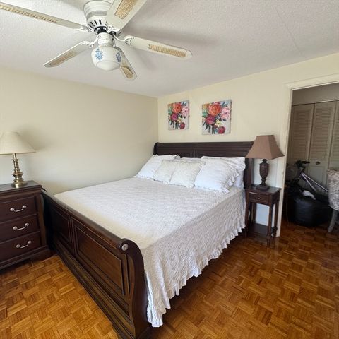 300 Park Terrace Dr. 322, Stoneham, MA 02180