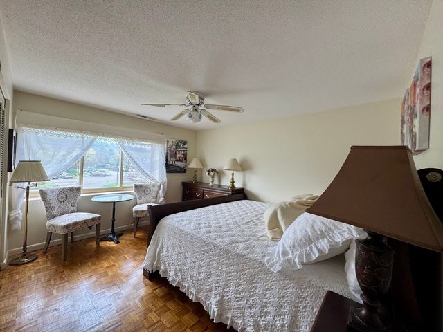 300 Park Terrace Dr. 322, Stoneham, MA 02180