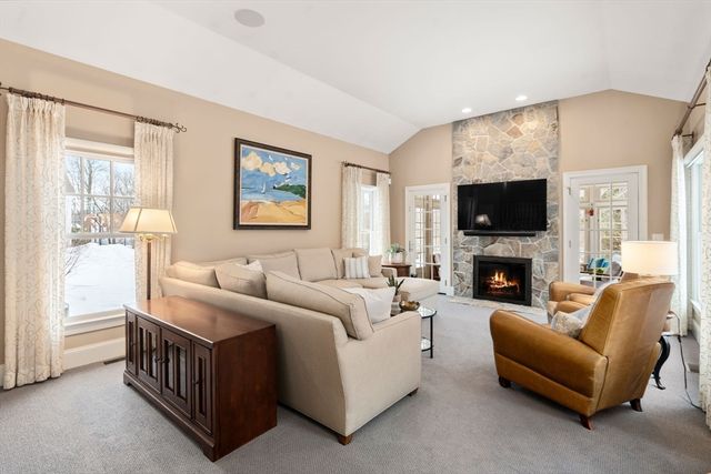 10 Brookside Farm Ln, Sudbury, MA 01776