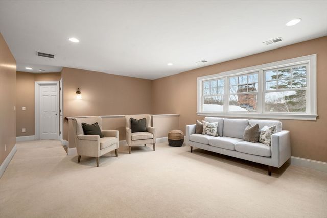 10 Brookside Farm Ln, Sudbury, MA 01776