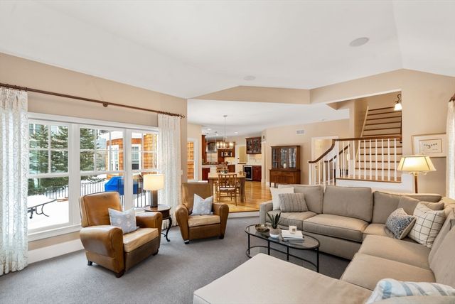 10 Brookside Farm Ln, Sudbury, MA 01776