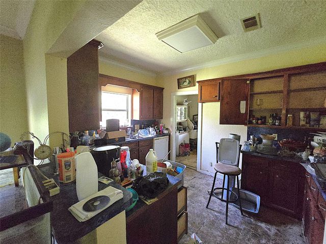 2101 W Houston Street, Jasper, TX 75951