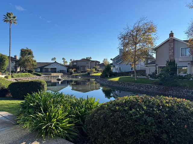 736 Shoreside Dr, Sacramento, CA 95831