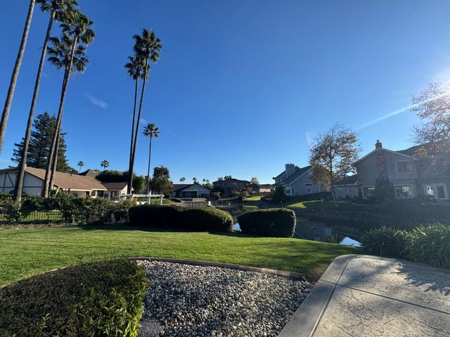 736 Shoreside Dr, Sacramento, CA 95831