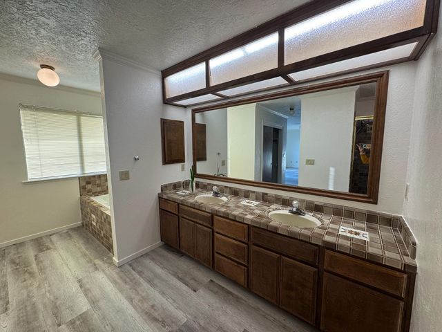 736 Shoreside Dr, Sacramento, CA 95831