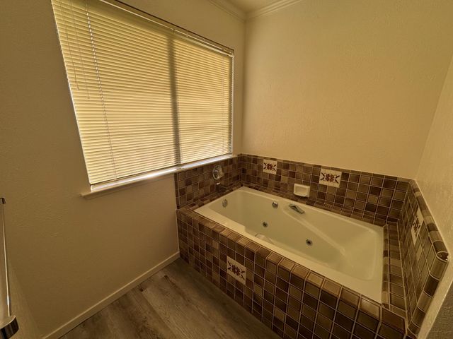 736 Shoreside Dr, Sacramento, CA 95831