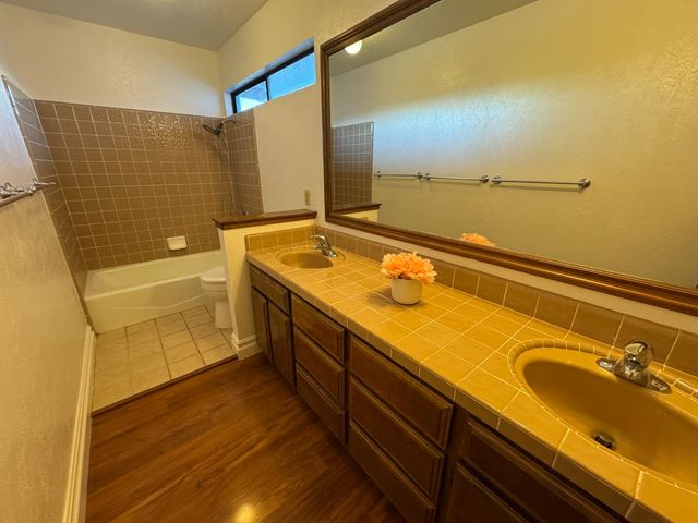 736 Shoreside Dr, Sacramento, CA 95831