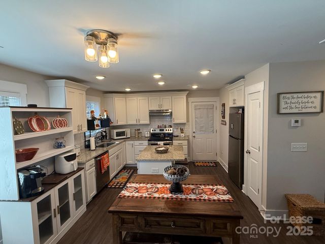 518 Lake Head Road, Norwood, NC 28128