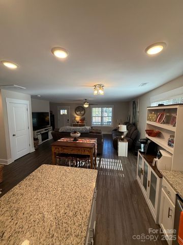 518 Lake Head Road, Norwood, NC 28128