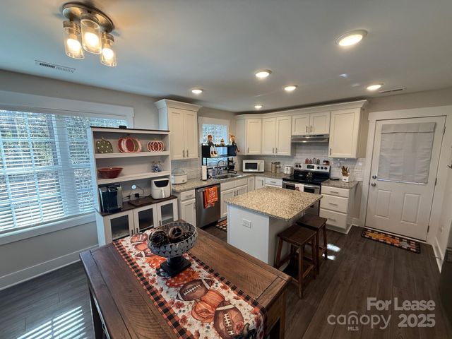 518 Lake Head Road, Norwood, NC 28128