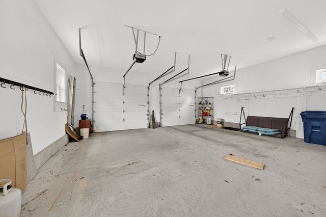 32 Green St, Fairhaven, MA 02719