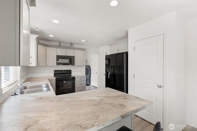 928 N Washington Court, Moses Lake, WA 98837