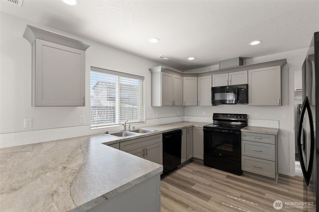 928 N Washington Court, Moses Lake, WA 98837