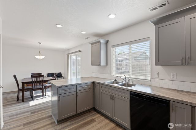 928 N Washington Court, Moses Lake, WA 98837