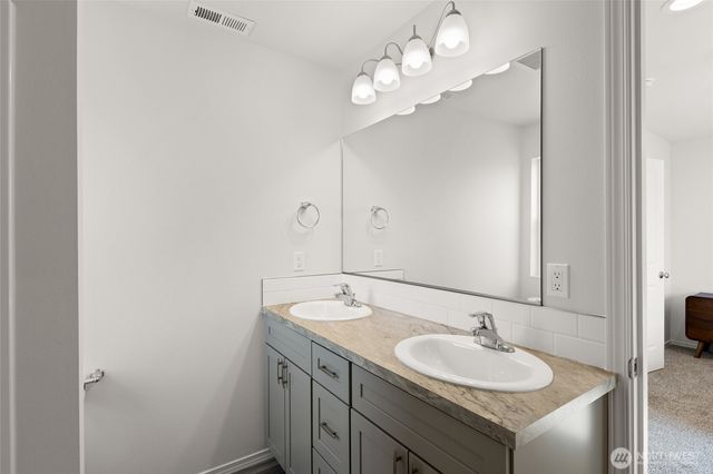 928 N Washington Court, Moses Lake, WA 98837