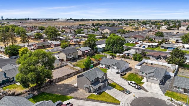 928 N Washington Court, Moses Lake, WA 98837