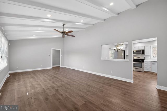 17 WILKINS STATION RD, Medford, NJ 08055