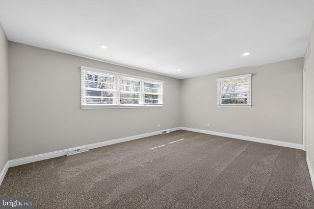 17 WILKINS STATION RD, Medford, NJ 08055