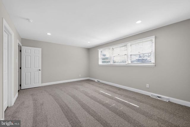 17 WILKINS STATION RD, Medford, NJ 08055