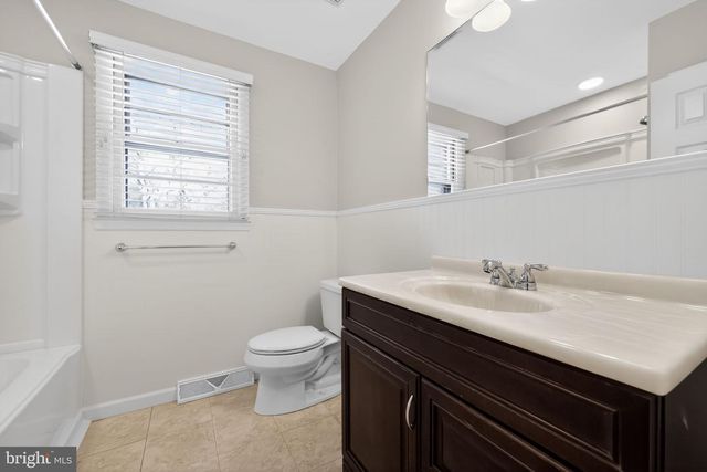 17 WILKINS STATION RD, Medford, NJ 08055