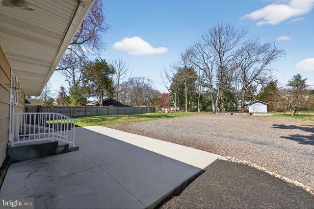 17 WILKINS STATION RD, Medford, NJ 08055