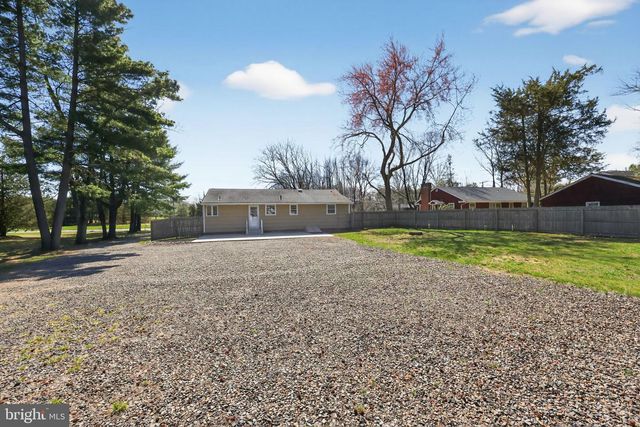 17 WILKINS STATION RD, Medford, NJ 08055