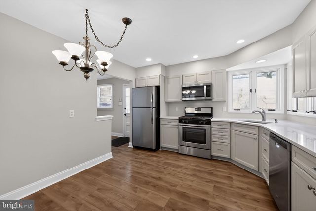 17 WILKINS STATION RD, Medford, NJ 08055