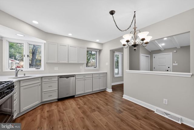 17 WILKINS STATION RD, Medford, NJ 08055